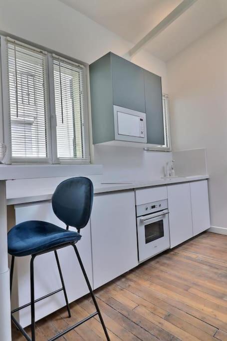 Unique Loft Apartment Located 15 Minutes From The Champs Elysees Saint-Ouen  Exterior photo